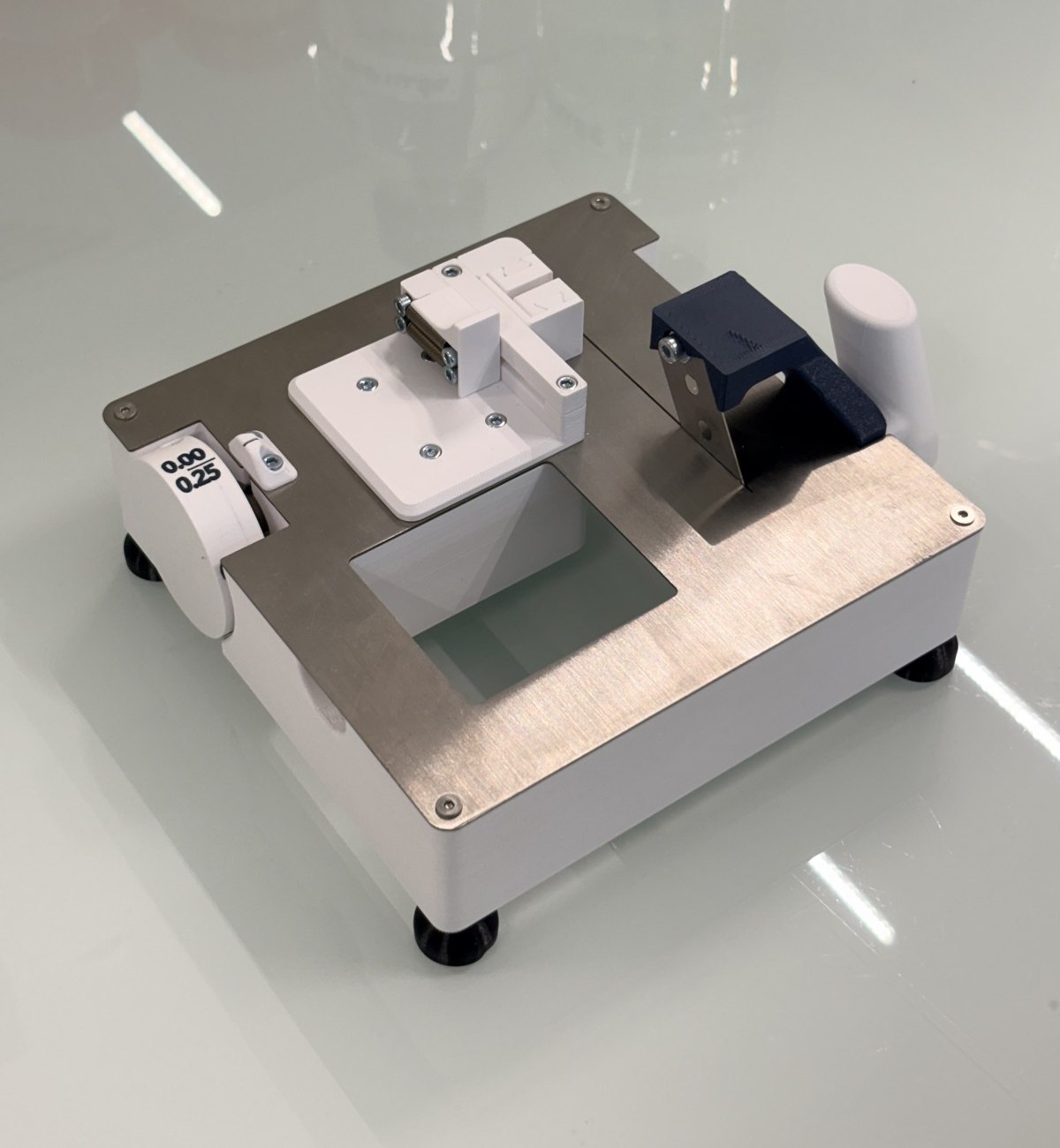 Trancheuse de laboratoire Imactiv'3D — vue d'ensemble du châssis assemblé
